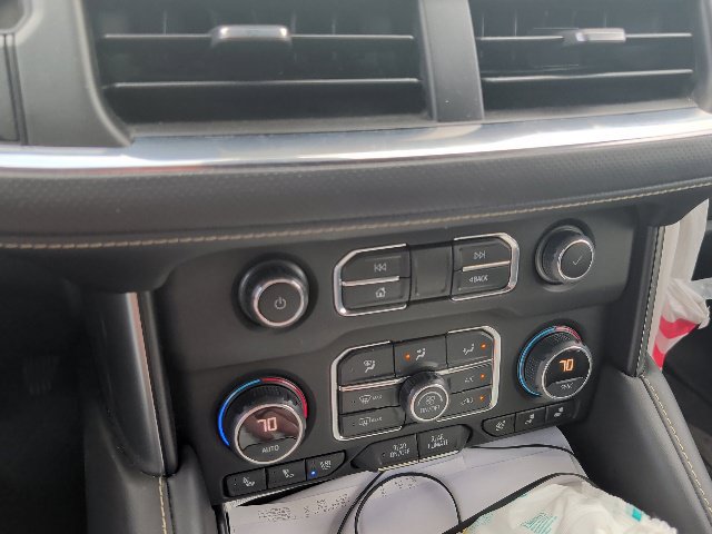 Used 2023 Chevrolet Suburban Premier AWD/4WD image 24