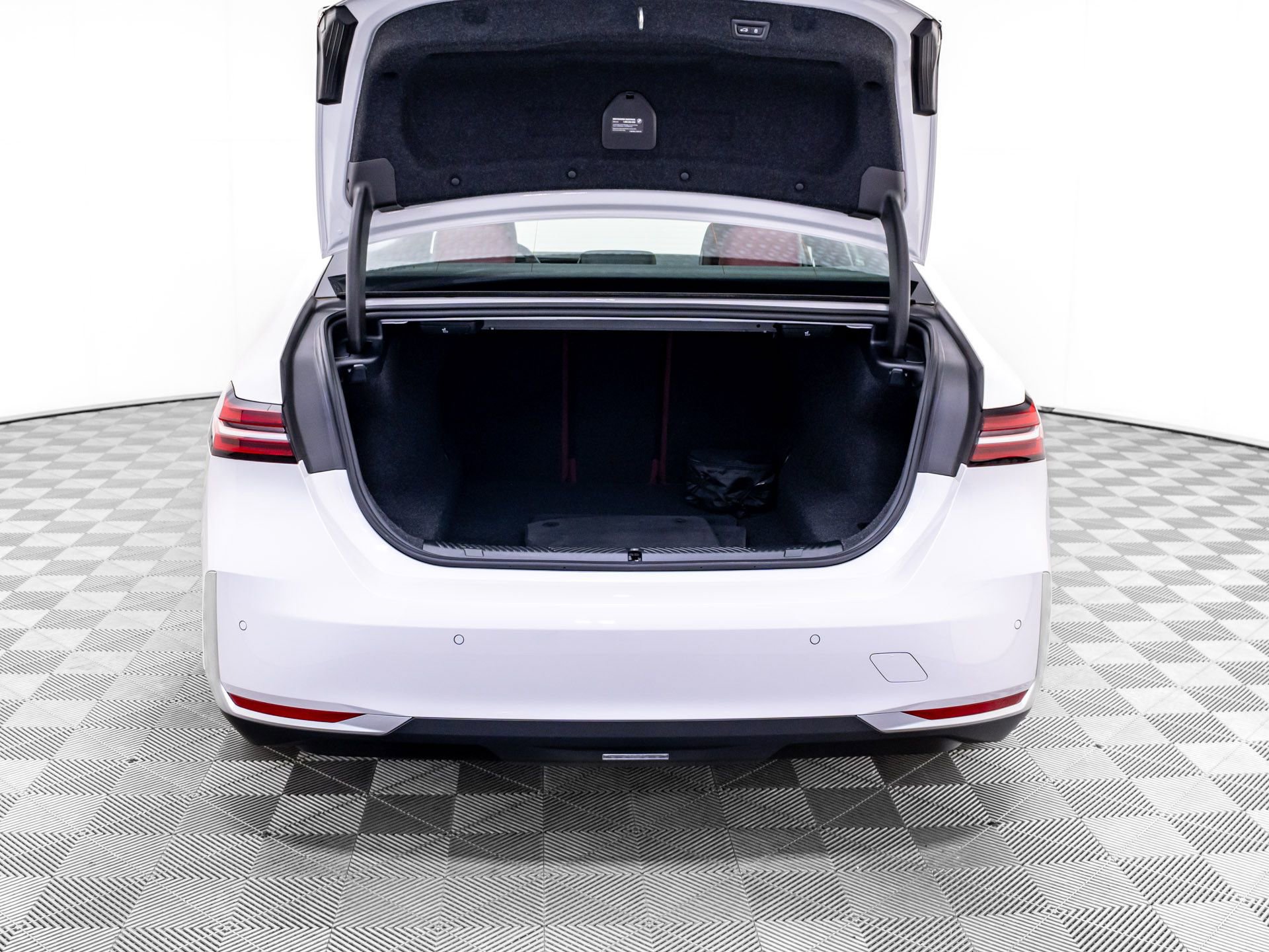 Certified 2026 BMW 540i xDrive image 34