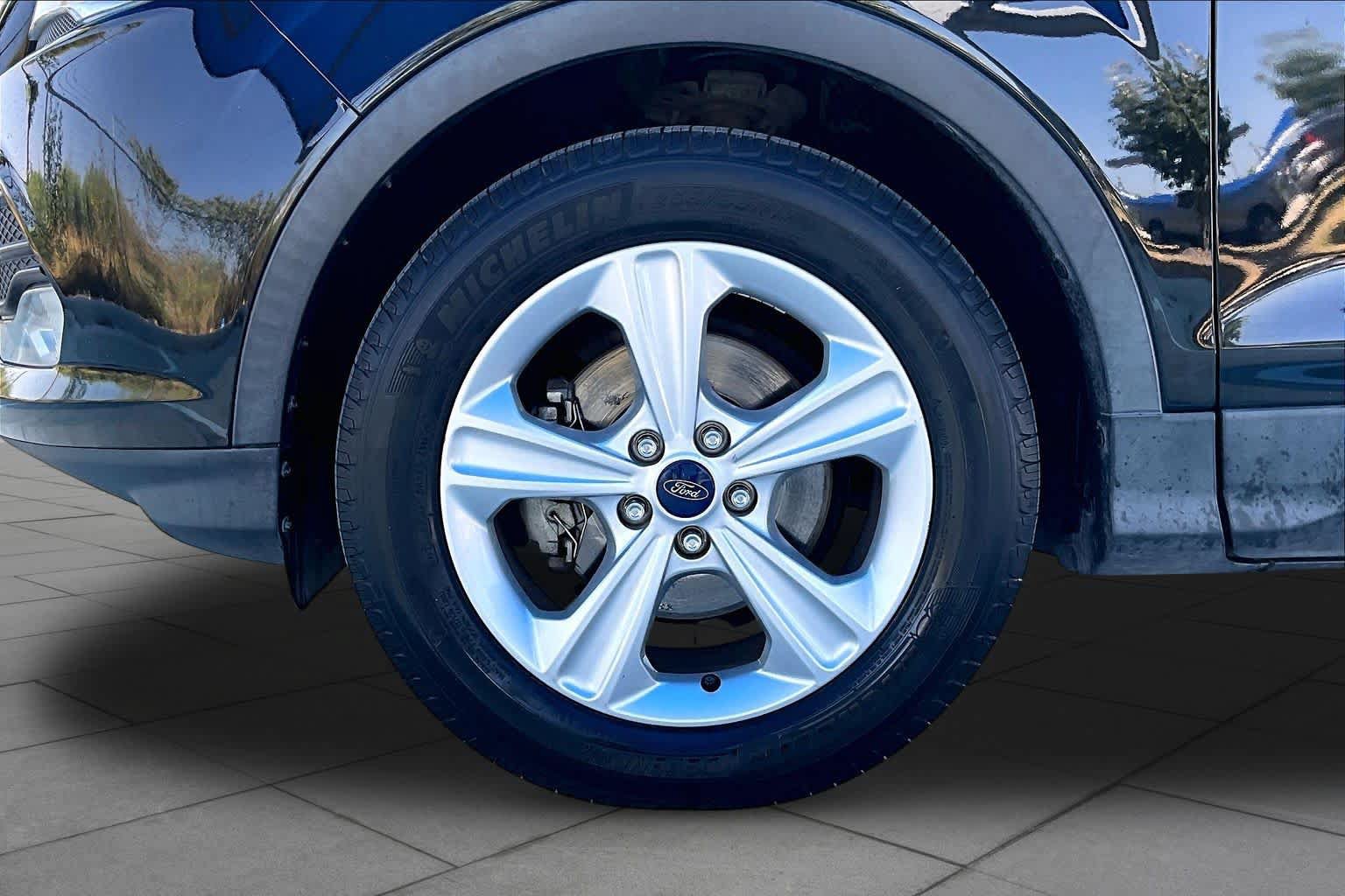 Used 2016 Ford Escape SE FWD image 10