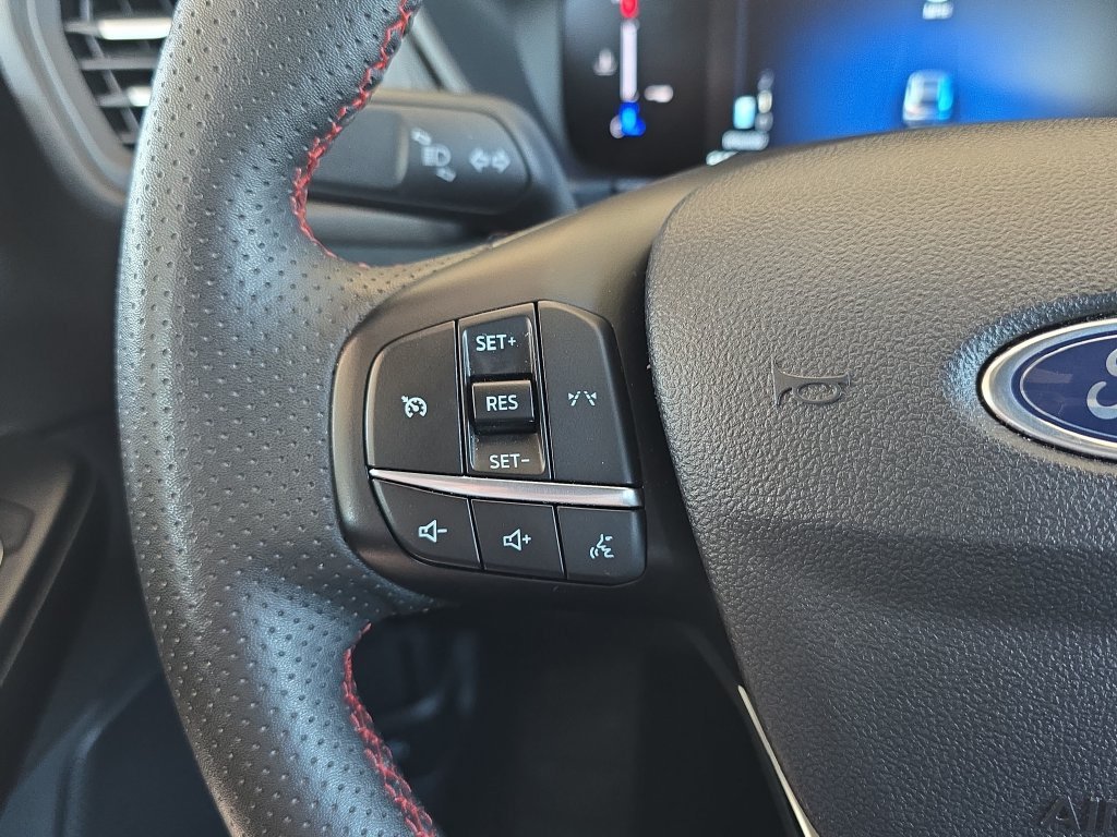 Used 2025 Ford Escape ST-Line Select AWD/4WD image 19
