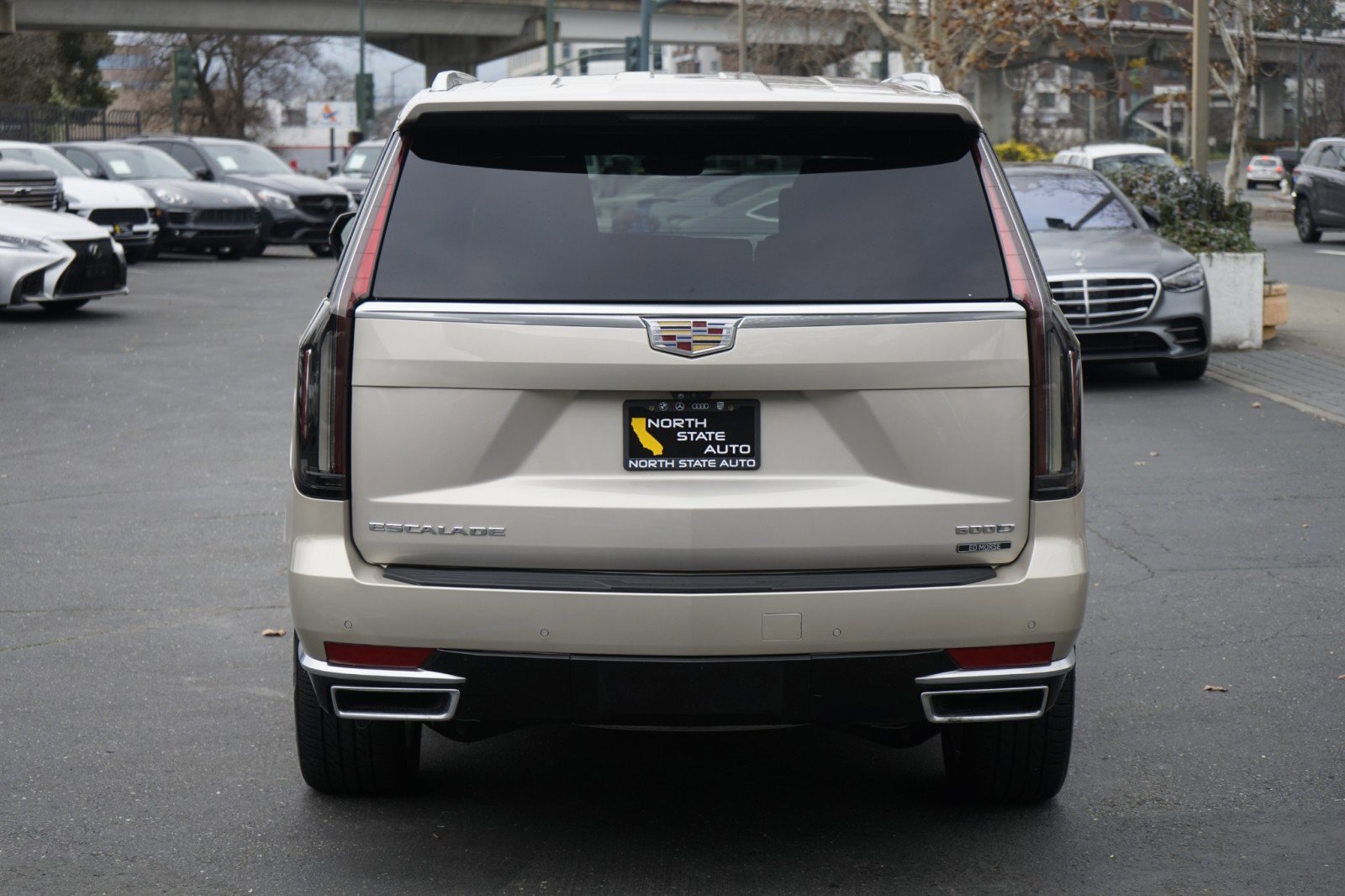 Used 2021 Cadillac Escalade Premium Luxury Platinum image 9