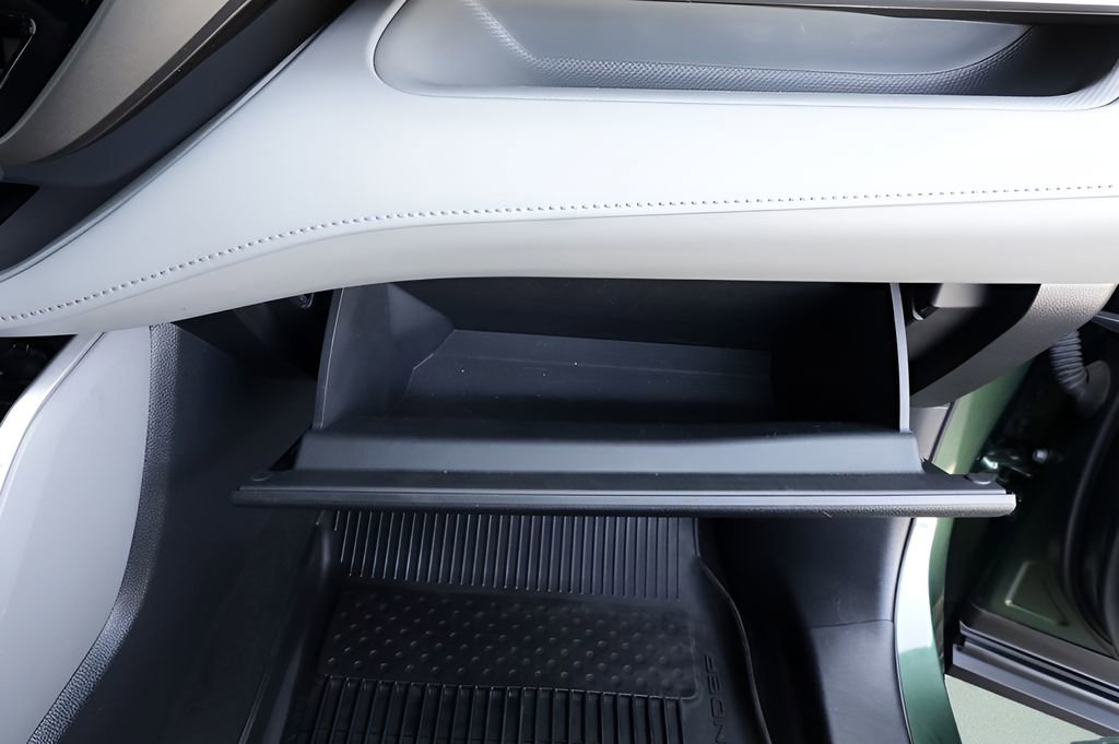 Used 2023 Toyota Highlander XLE AWD/4WD image 44