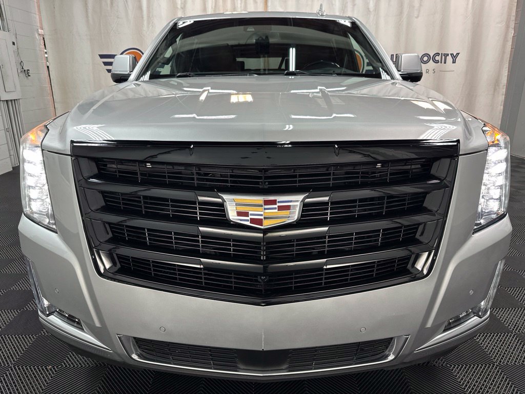 Used 2017 Cadillac Escalade ESV Platinum AWD/4WD image 3