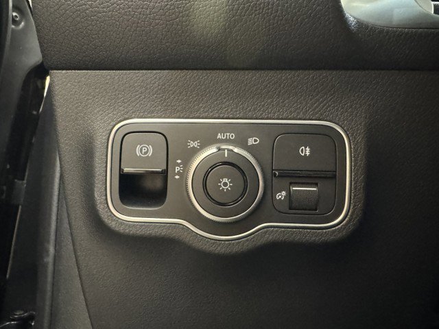 Certified 2025 Mercedes-Benz GLB 35 AMG 4MATIC image 19