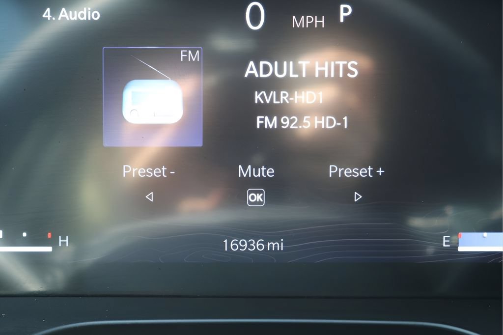 Used 2024 Jeep Grand Cherokee Limited RWD image 27