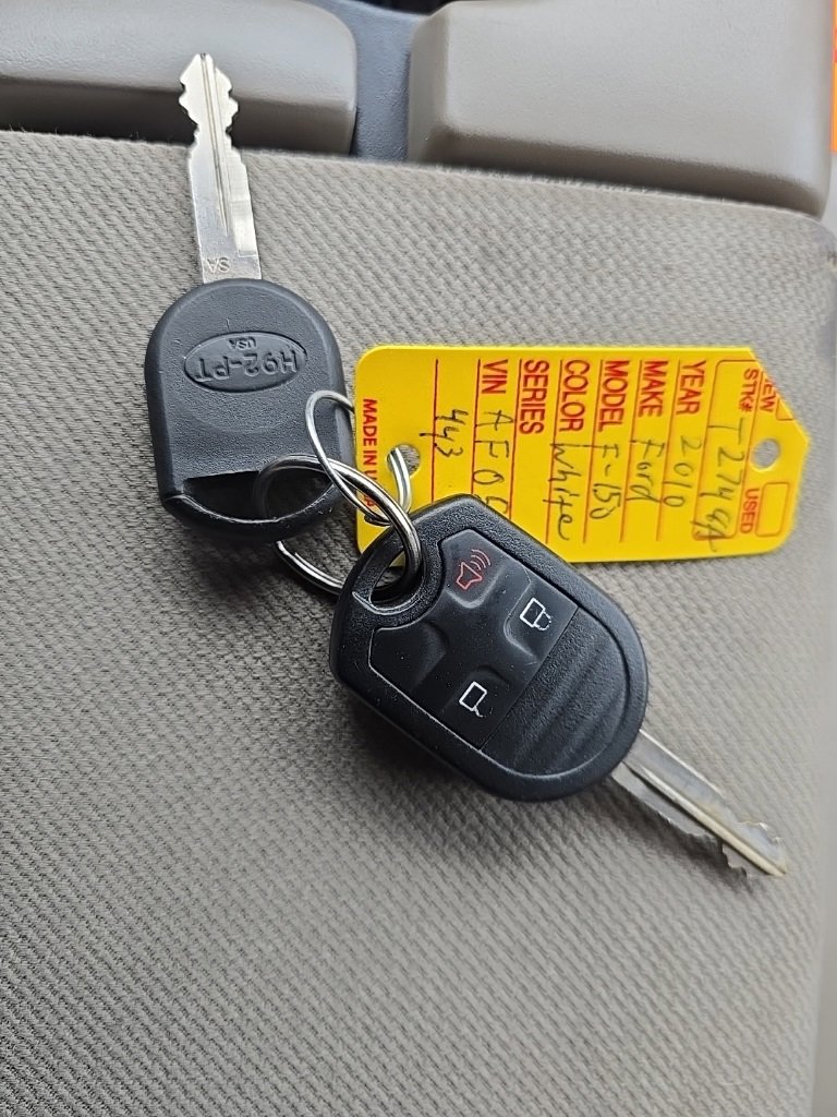 Used 2010 Ford F150 XLT image 8