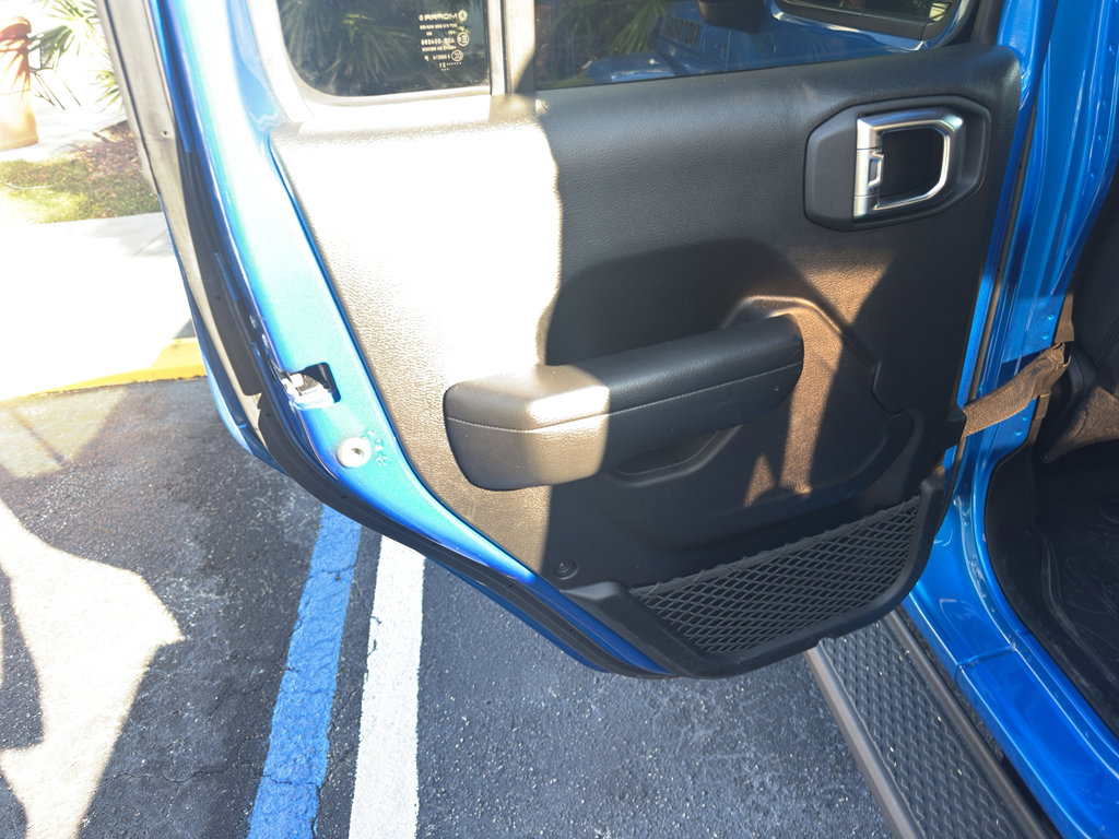 Used 2021 Jeep Gladiator Sport image 29