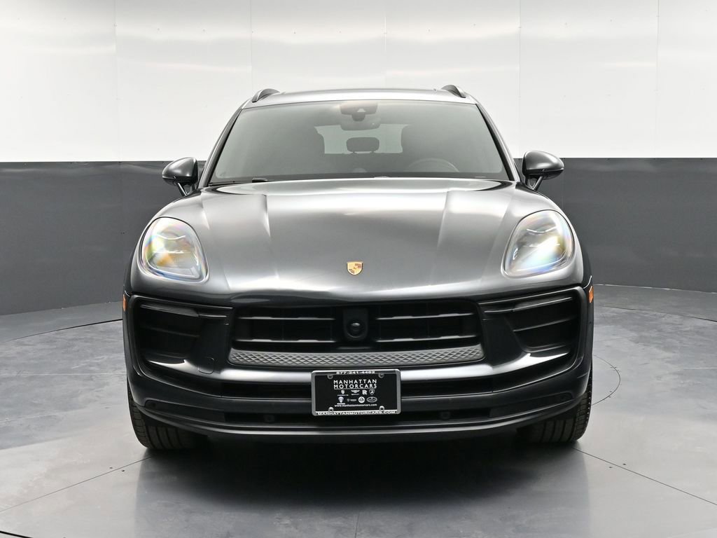 Certified 2025 Porsche Macan image 11