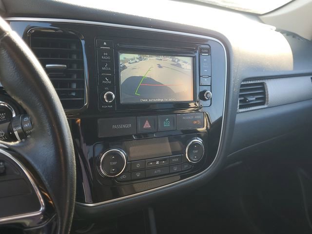 Used 2016 Mitsubishi Outlander FWD image 25