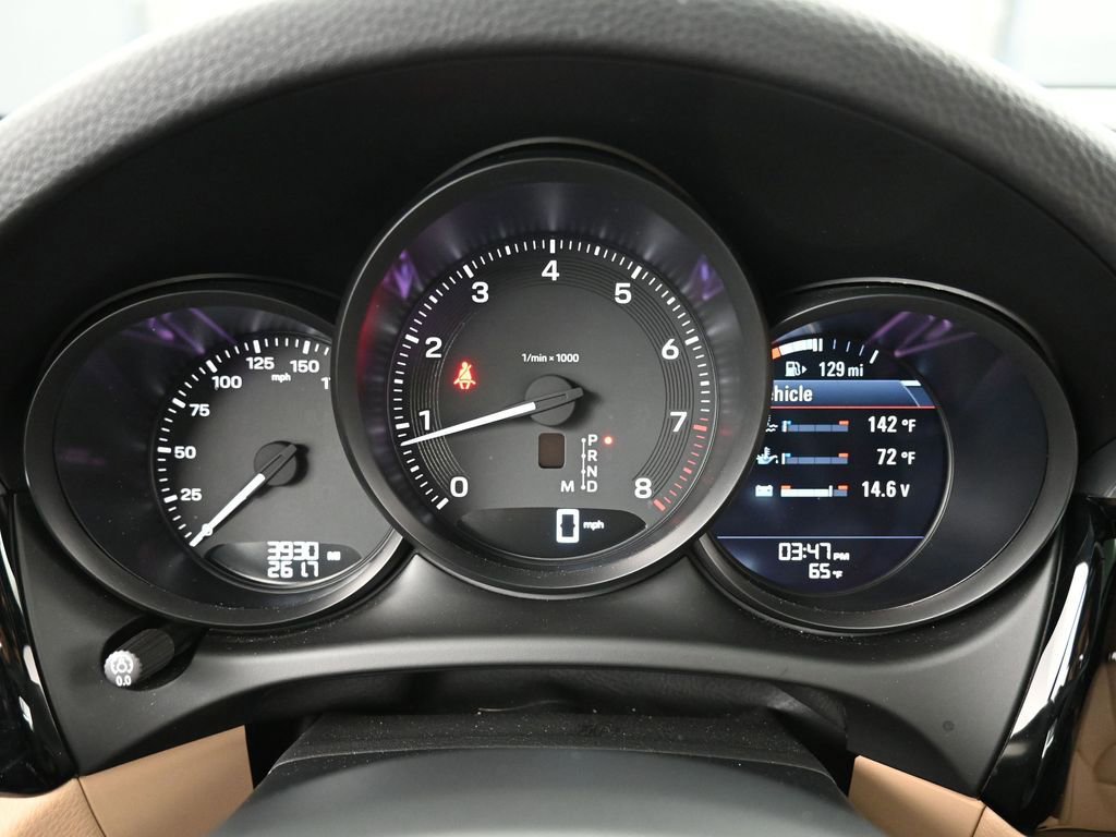 Certified 2025 Porsche Macan image 19