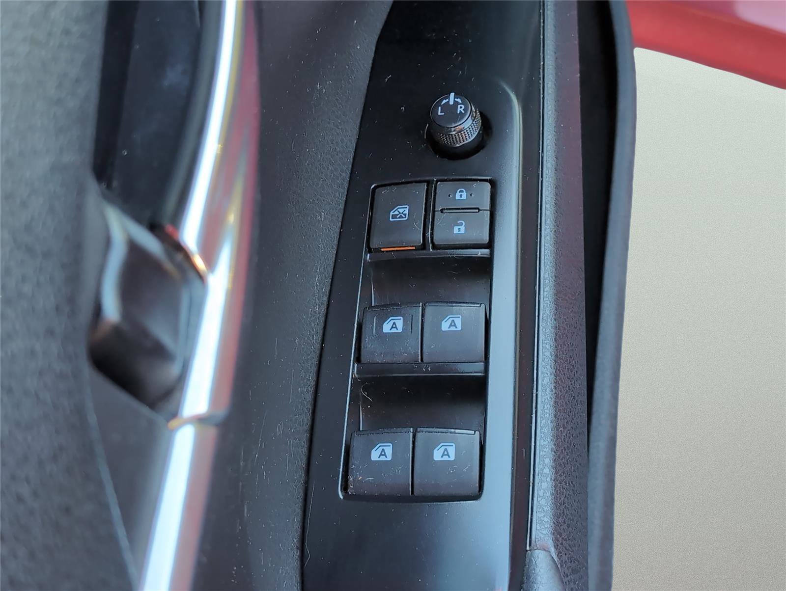 Used 2020 Toyota Camry LE FWD image 15