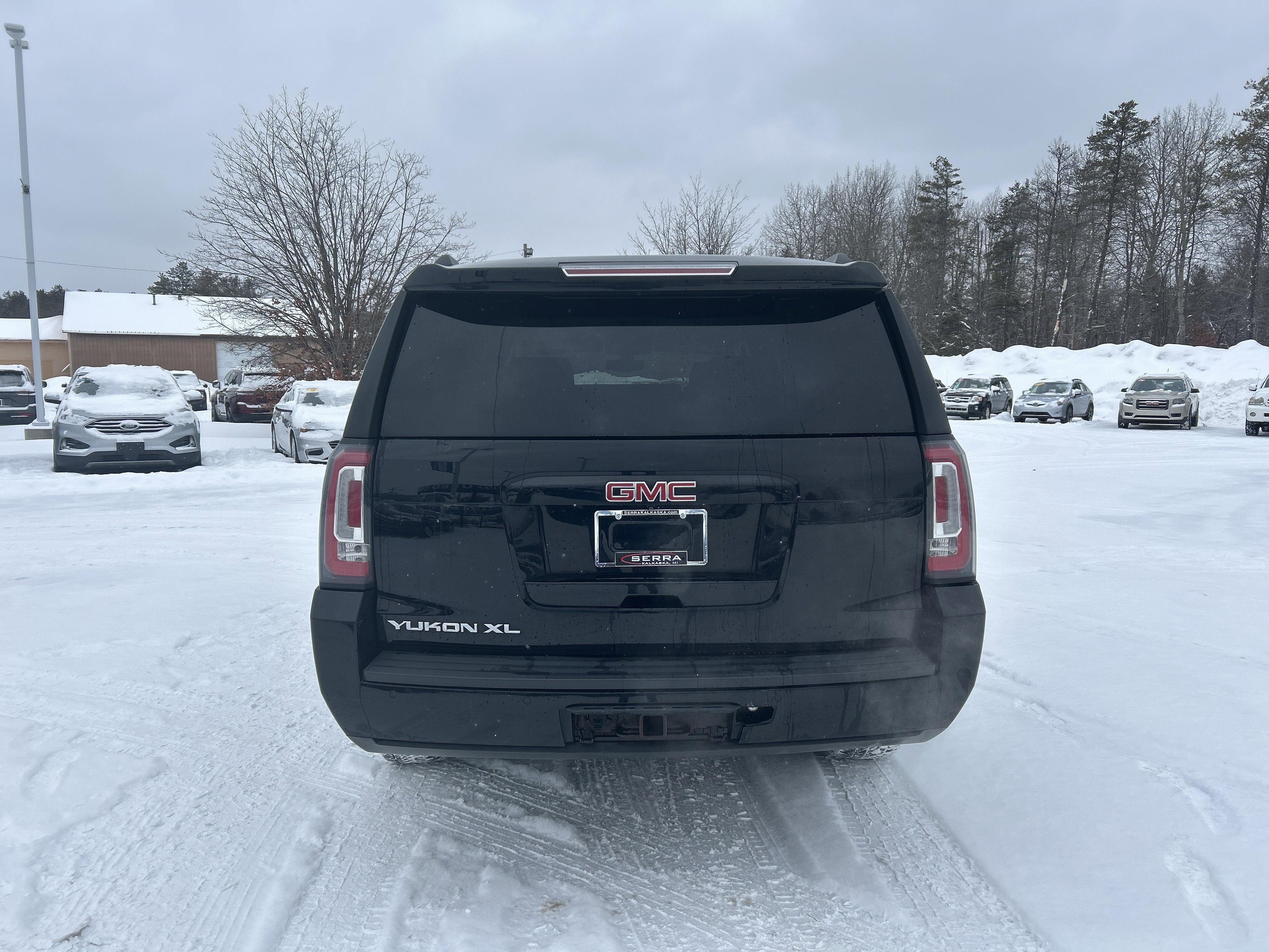Used 2015 GMC Yukon XL SLE image 5