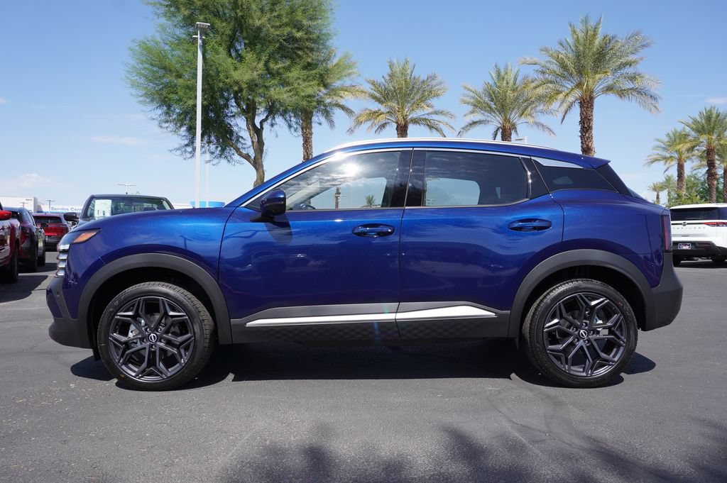 Certified 2025 Nissan Kicks SR FWD image 2