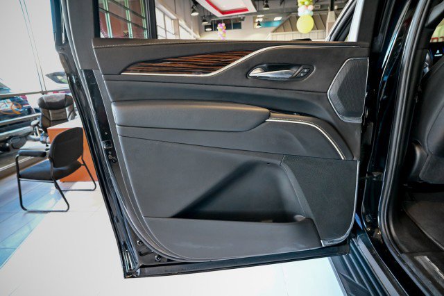 Used 2023 Cadillac Escalade ESV Premium Luxury image 22