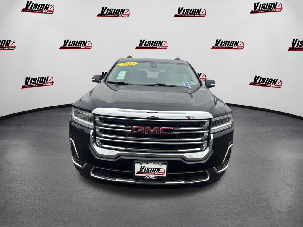 Used 2023 GMC Acadia SLE w/ Driver Convenience Package image 2