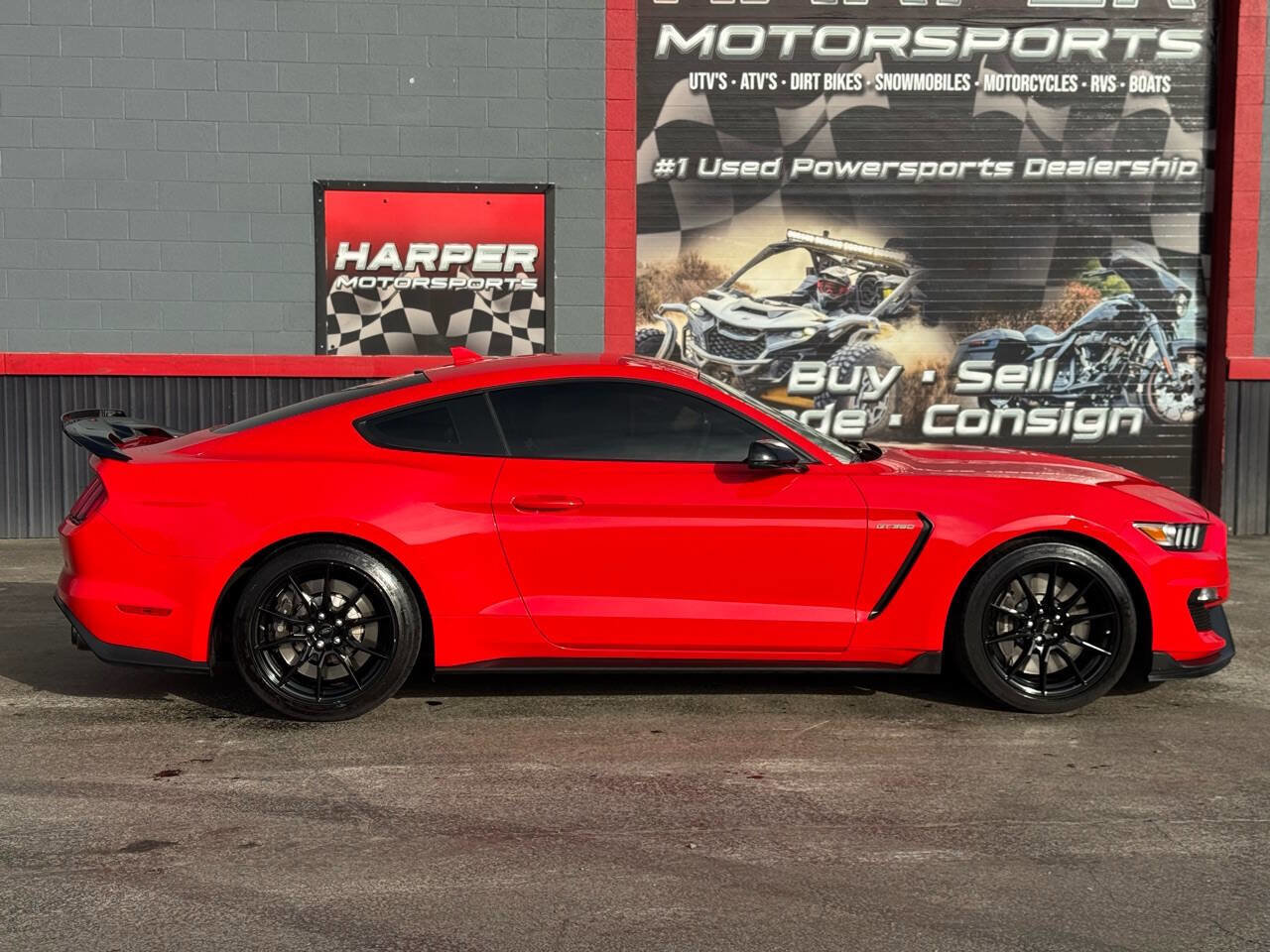 Used 2020 Ford Mustang Shelby GT350 w/ Technology Package image 5