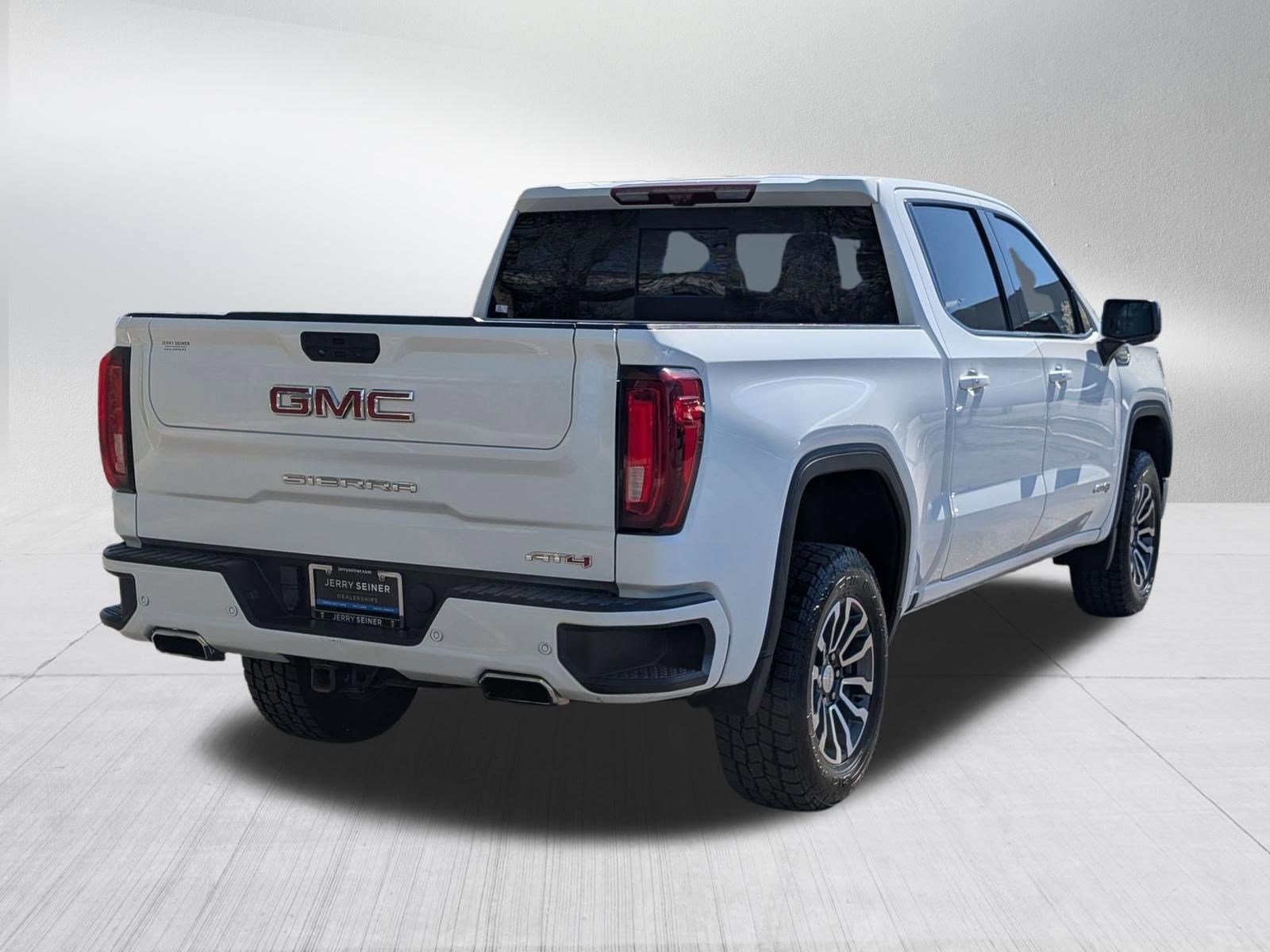 Used 2021 GMC Sierra 1500 AT4 w/ Technology Package image 5