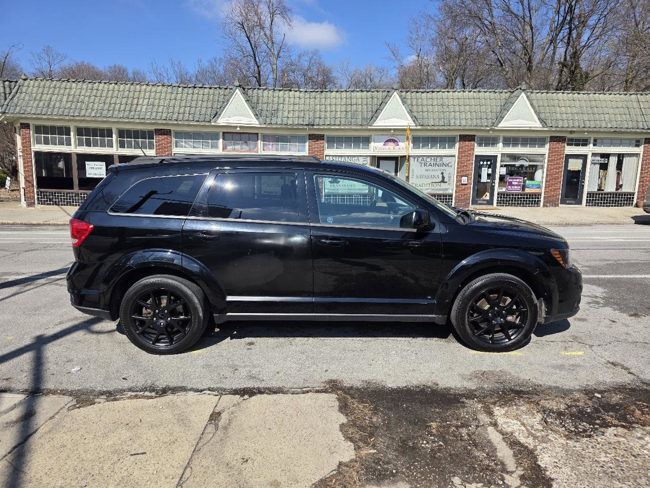 Used 2015 Dodge Journey SXT w/ Flexible Seating Group image 6