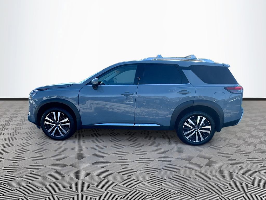 Used 2025 Nissan Pathfinder Platinum image 38