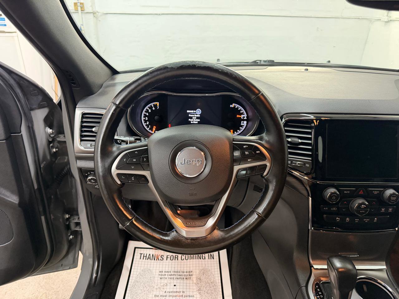 Used 2019 Jeep Grand Cherokee Laredo RWD image 19