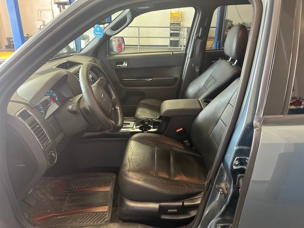 Used 2010 Ford Escape Limited FWD image 4