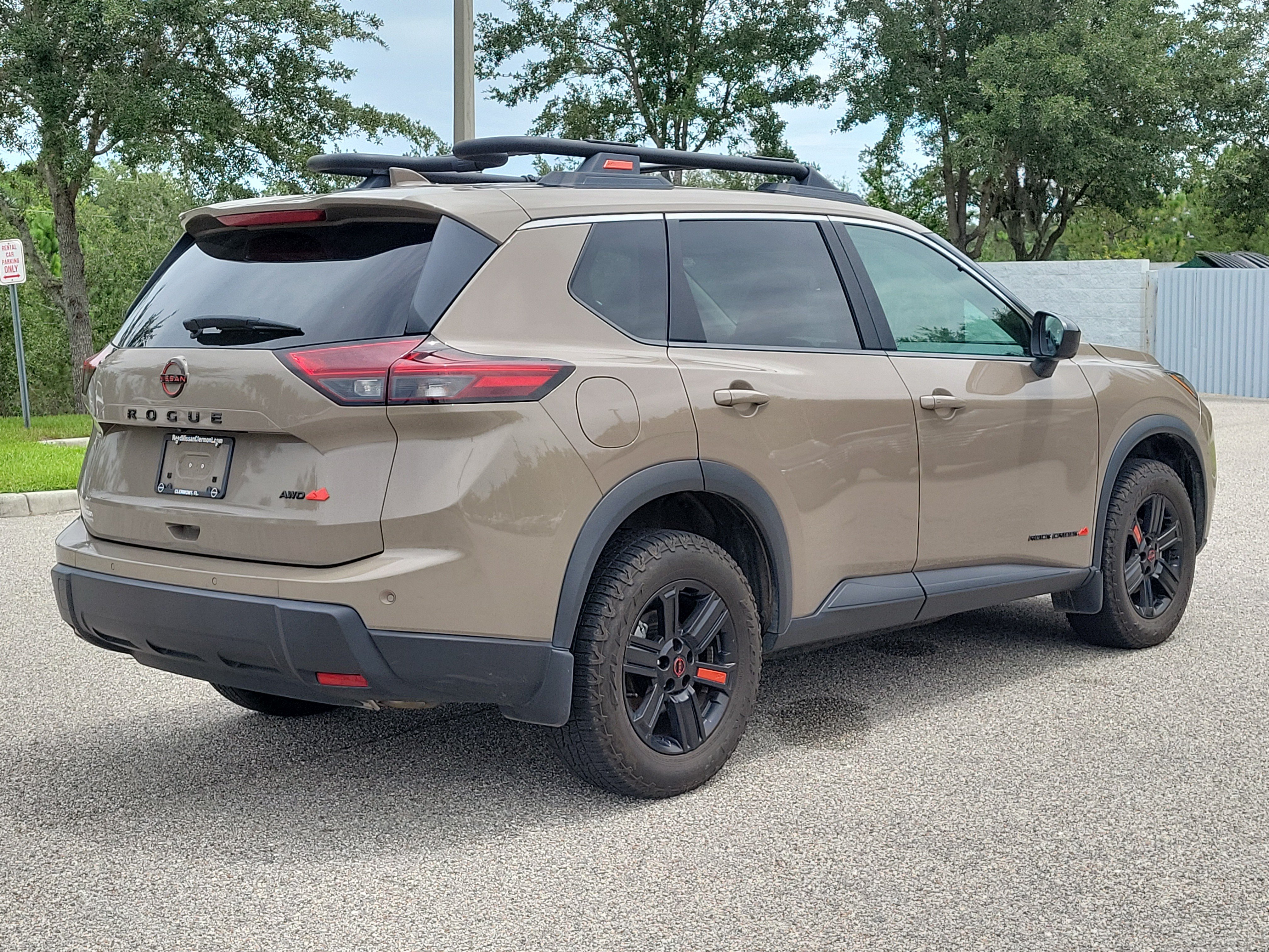 Certified 2025 Nissan Rogue SV AWD/4WD image 6