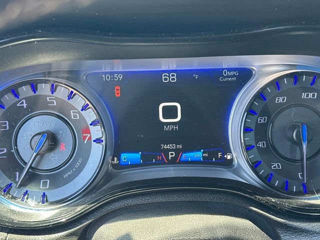 Used 2017 Chrysler 300 S RWD image 5