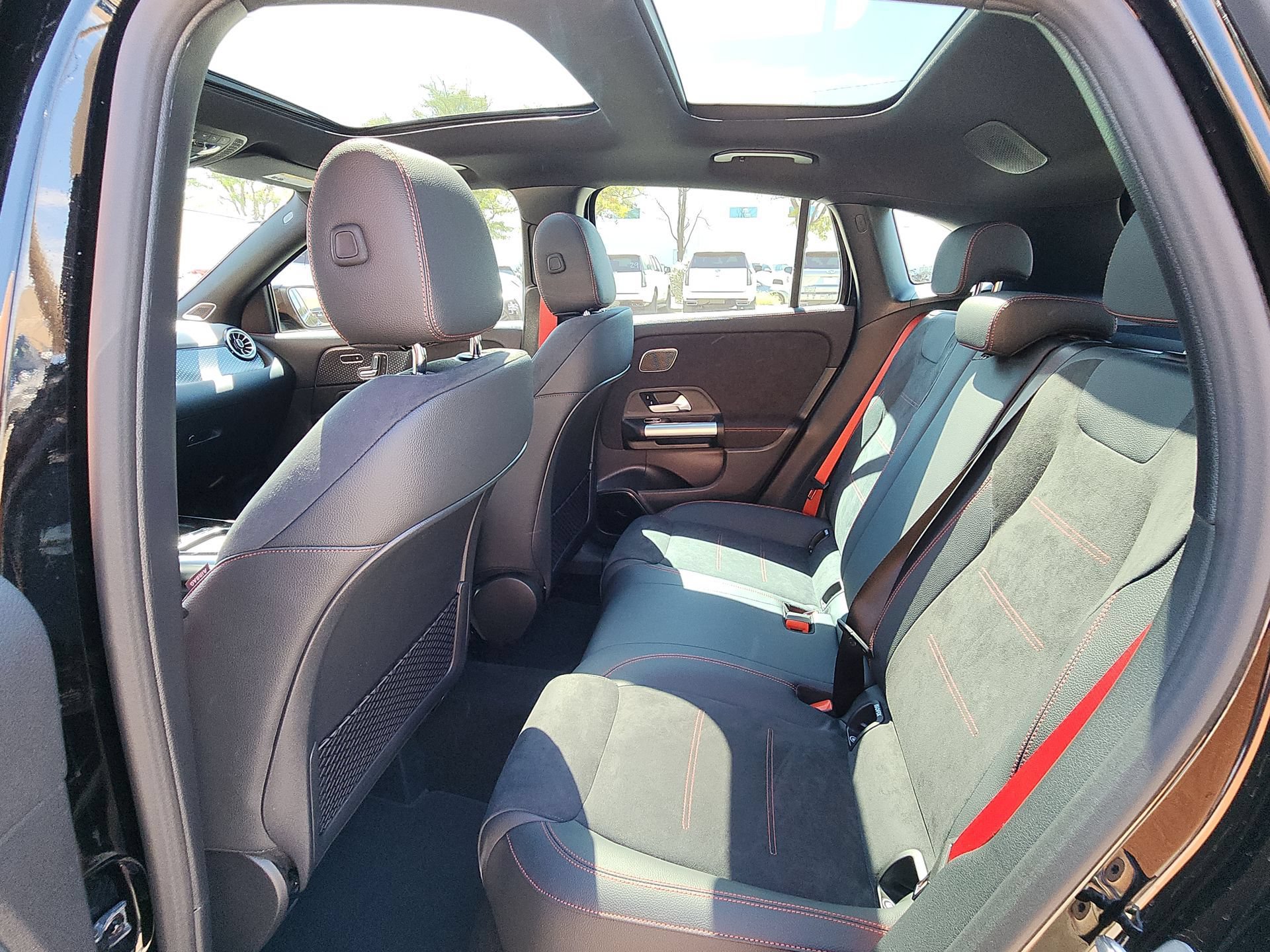New 2025 Mercedes-Benz GLA 35 AMG 4MATIC image 13