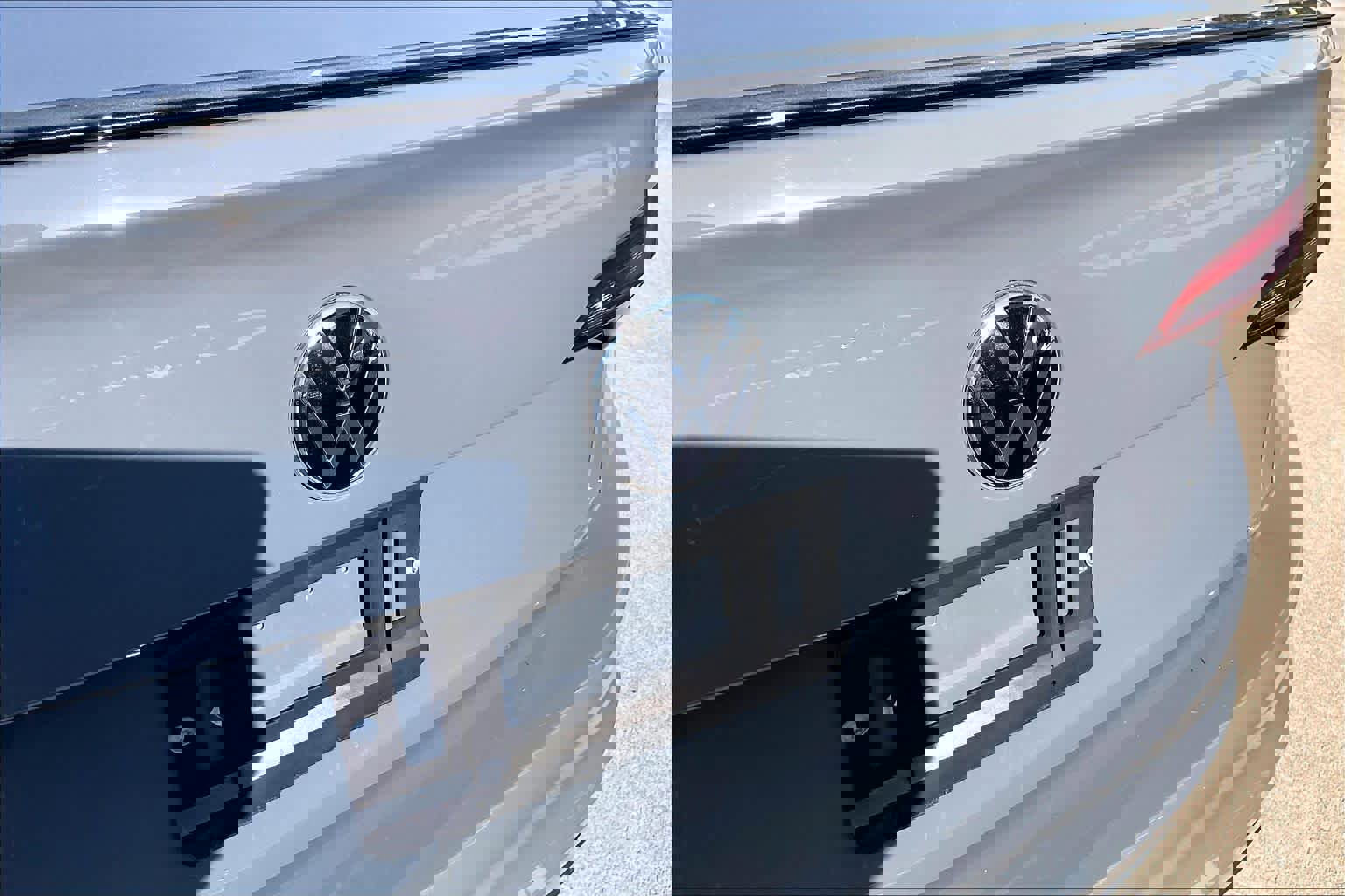 Used 2024 Volkswagen Jetta GLI Autobahn w/ GLI Black Package image 30