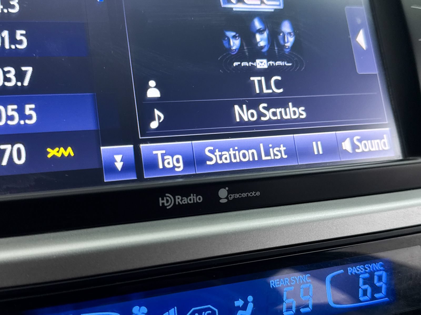 Used 2015 Toyota Highlander XLE AWD/4WD image 19