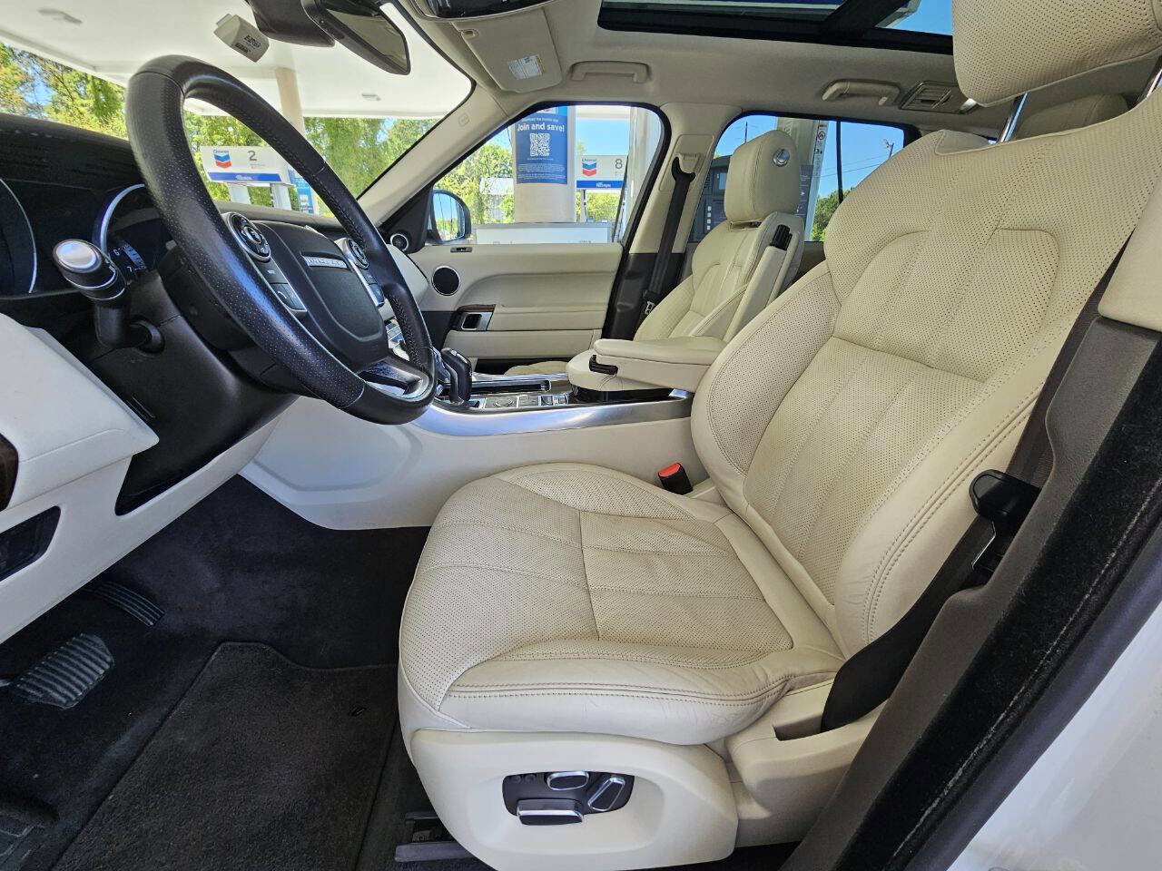 Used 2014 Land Rover Range Rover Sport HSE image 4