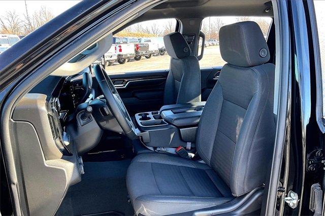 Used 2024 Chevrolet Silverado 2500 LT image 22