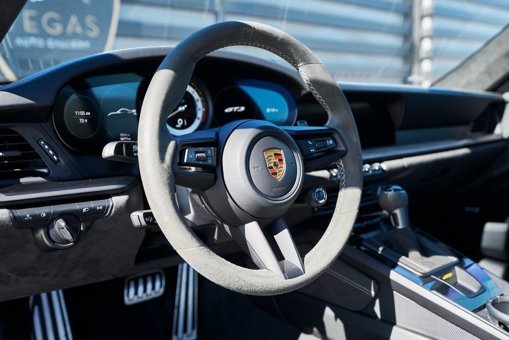 Used 2022 Porsche 911 GT3 image 31