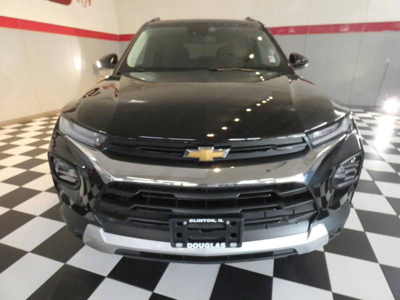 Used 2023 Chevrolet TrailBlazer LT image 2