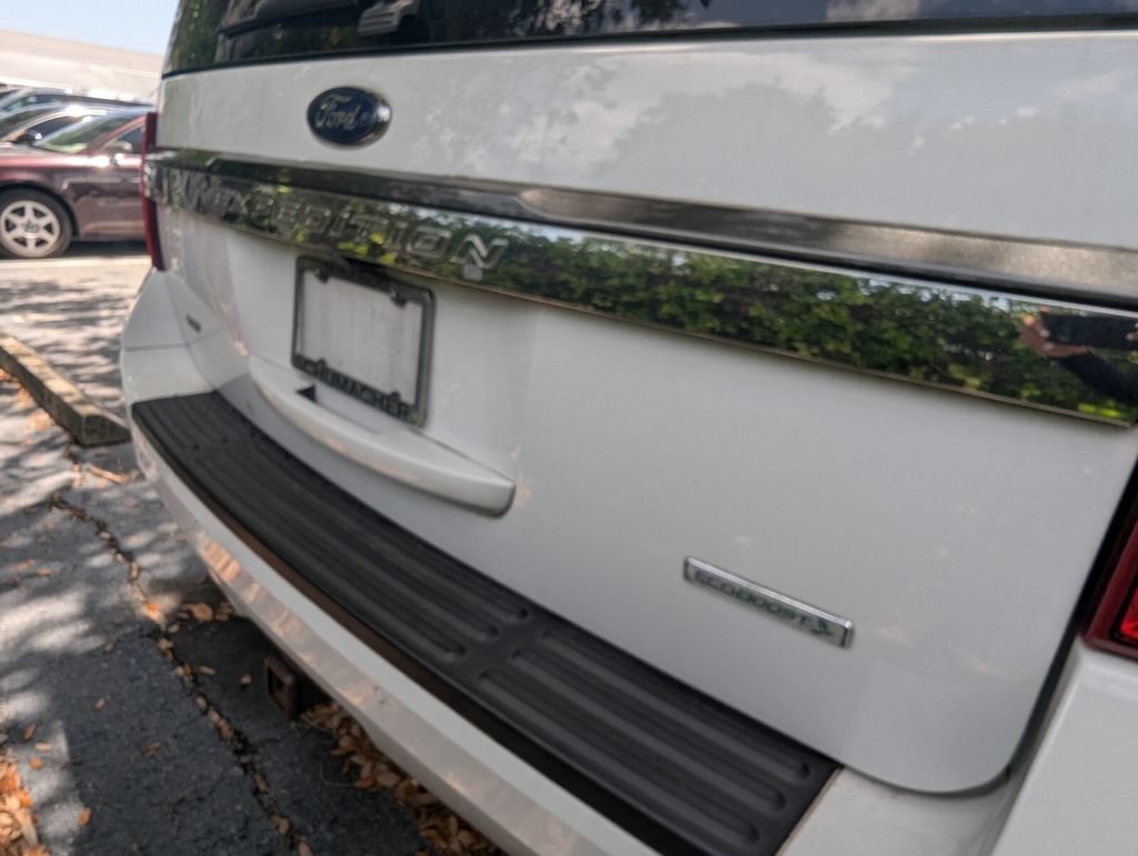 Used 2017 Ford Expedition XLT RWD image 15
