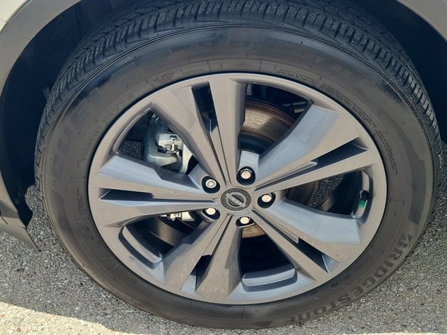 Certified 2024 Nissan Murano Platinum w/ Cargo Package FWD image 8