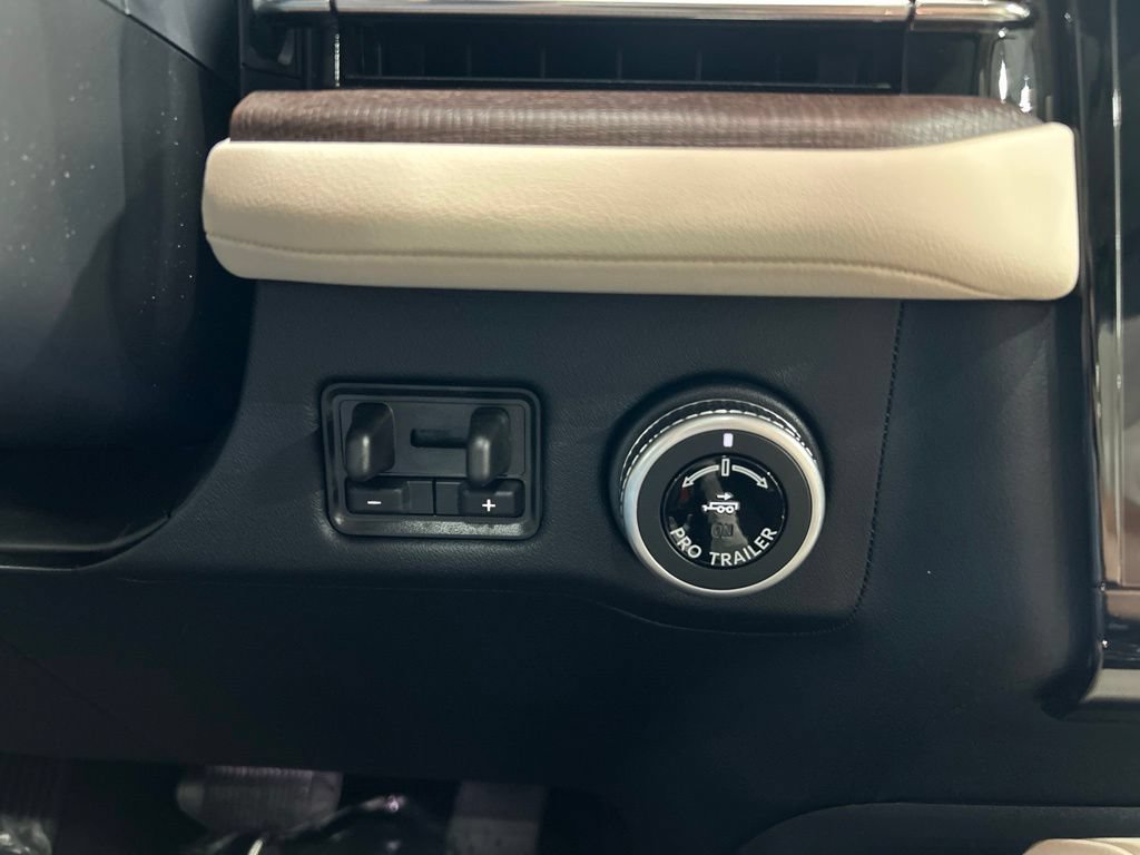 New 2027 Lincoln Navigator Reserve AWD/4WD image 20