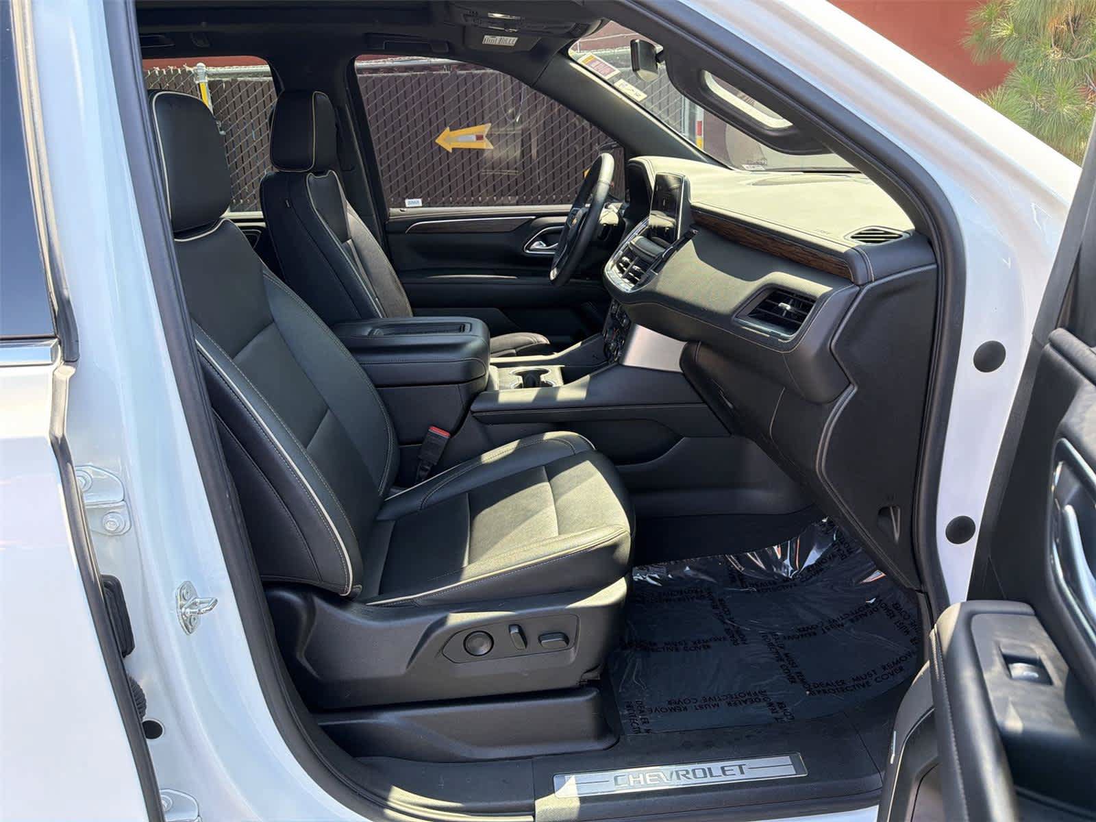 Used 2022 Chevrolet Tahoe Premier AWD/4WD image 15