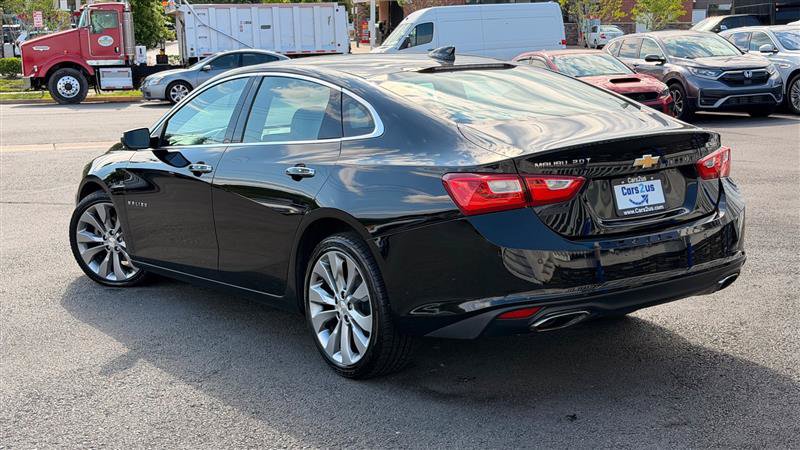 Used 2018 Chevrolet Malibu Premier w/ Premier Sun and Wheel Package FWD image 4
