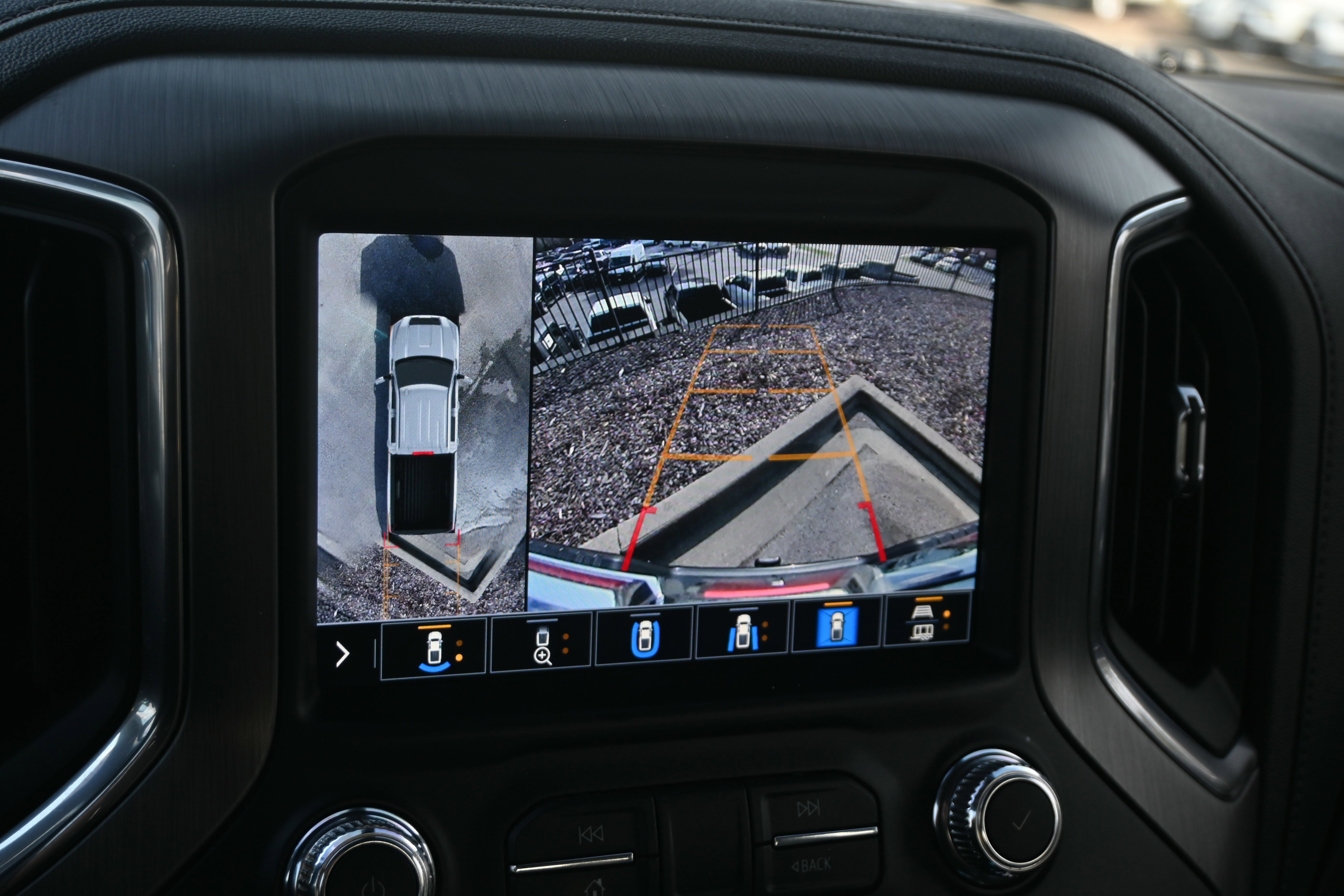 Used 2021 GMC Sierra 2500 Denali w/ Denali Black Diamond Edition image 15