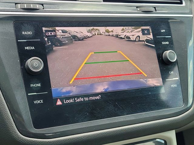 Certified 2023 Volkswagen Tiguan SE w/ Panoramic Sunroof Package FWD image 25