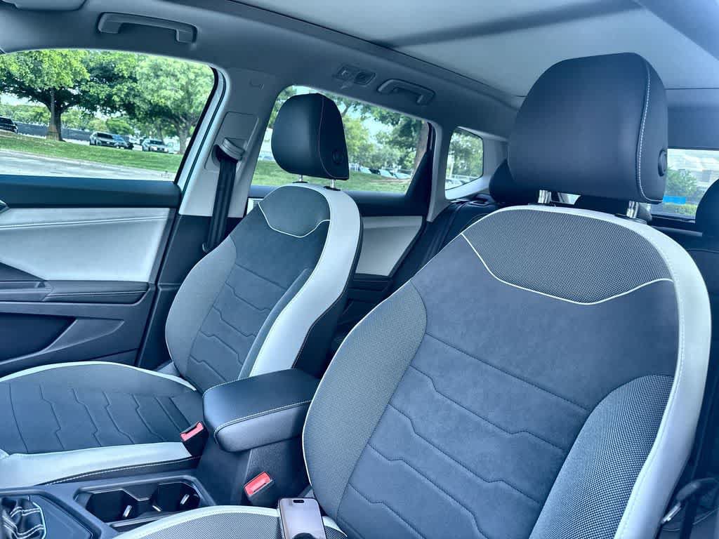 New 2026 Volkswagen Taos SE FWD image 14