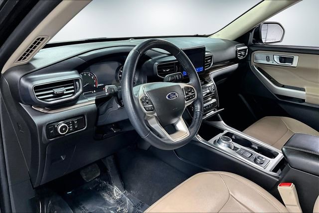 Used 2023 Ford Explorer Limited image 17