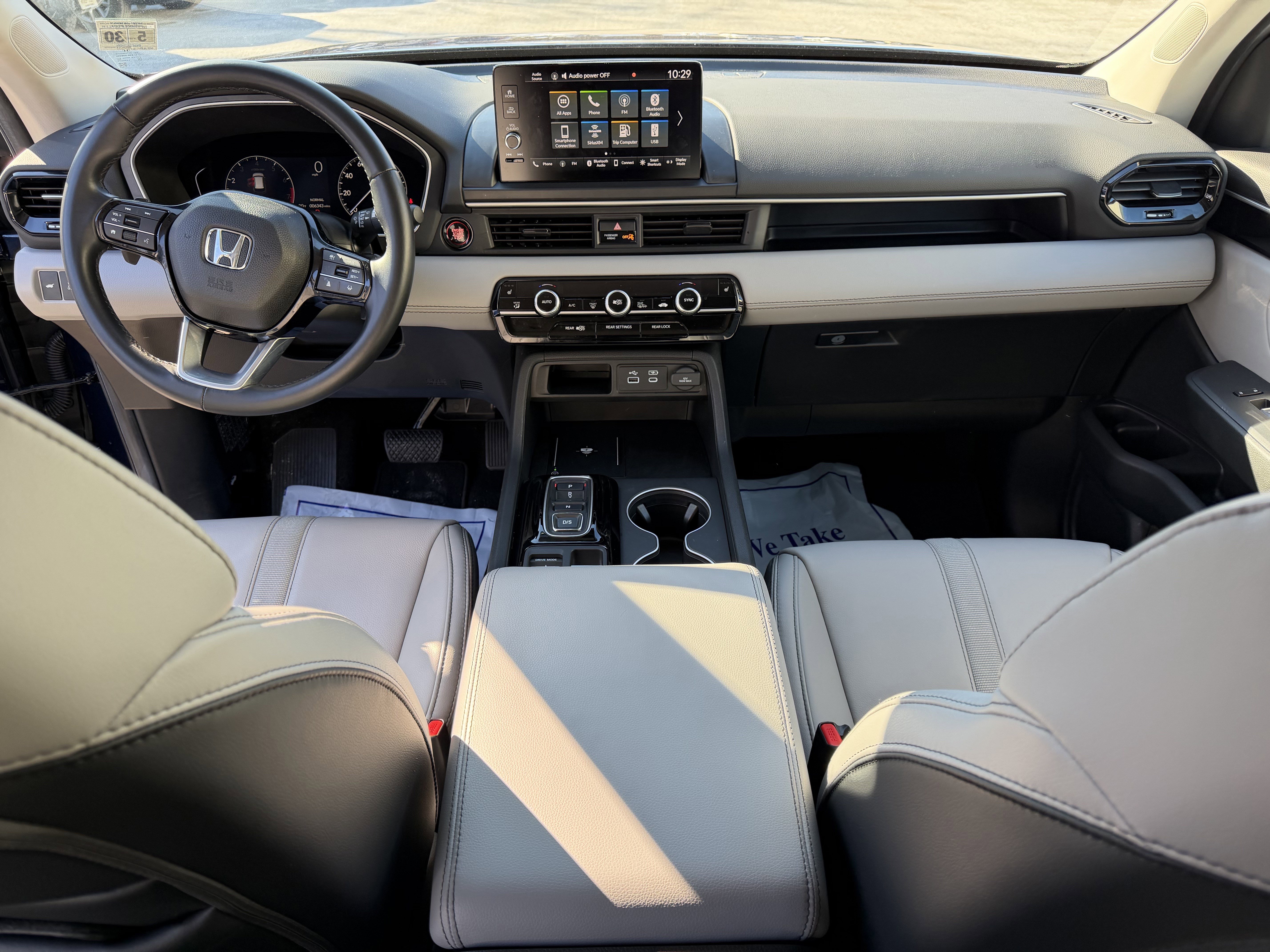 Used 2025 Honda Pilot EX-L image 17