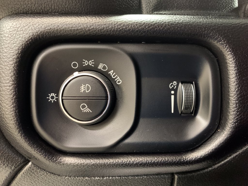 Used 2025 RAM 2500 Big Horn AWD/4WD image 25