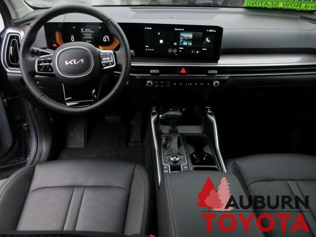 Used 2025 Kia Sorento S w/ Panoramic Sunroof Package image 10