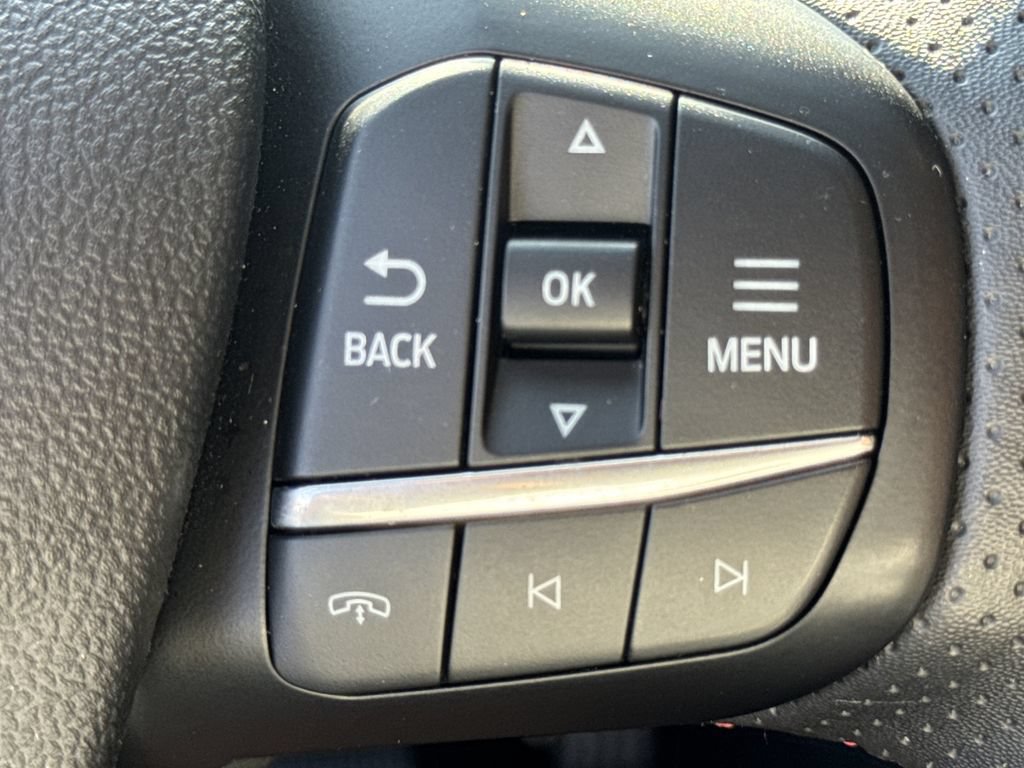 Used 2025 Ford Escape ST-Line Select AWD/4WD image 25