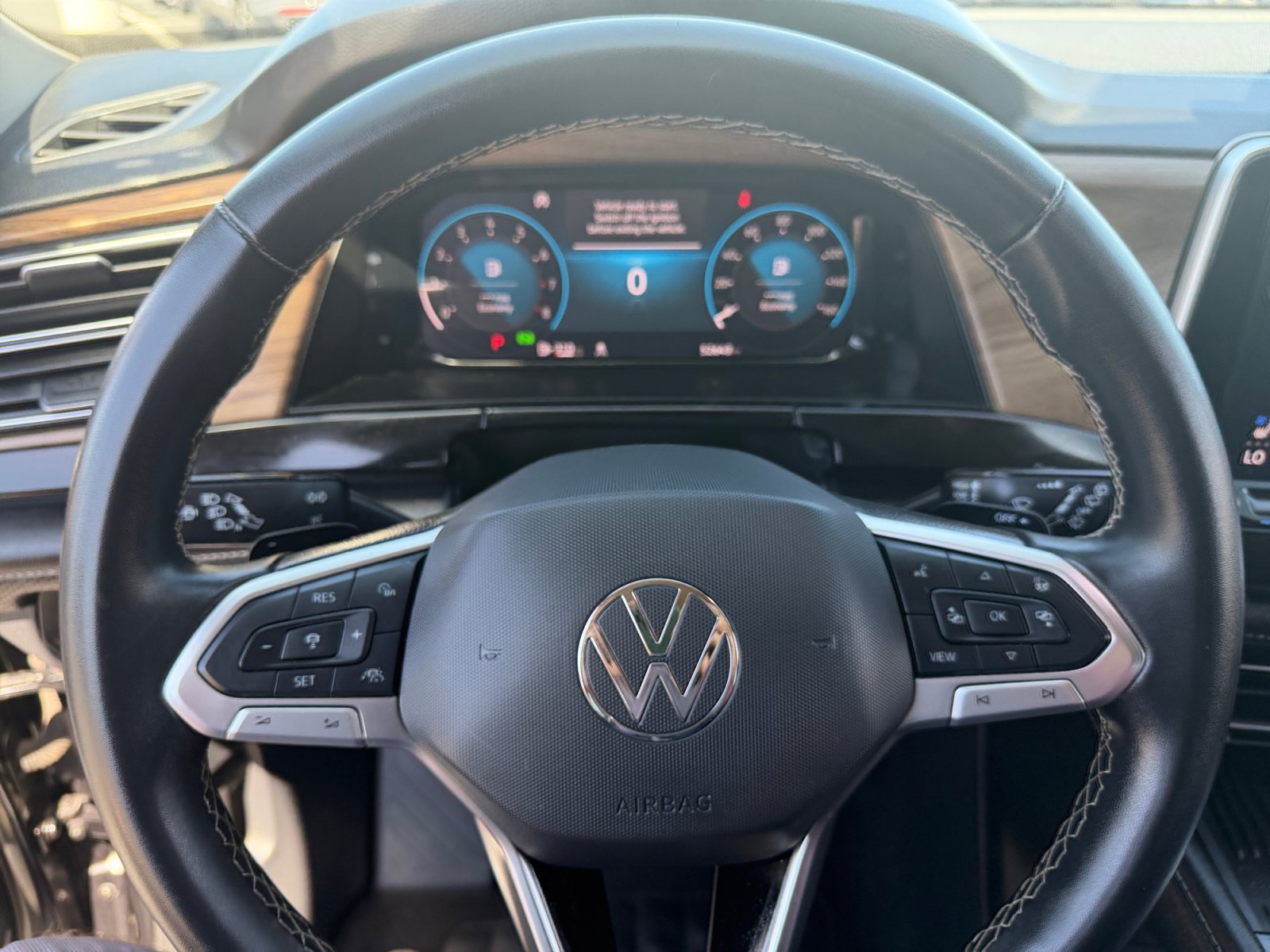 Used 2025 Volkswagen Atlas SE FWD image 9