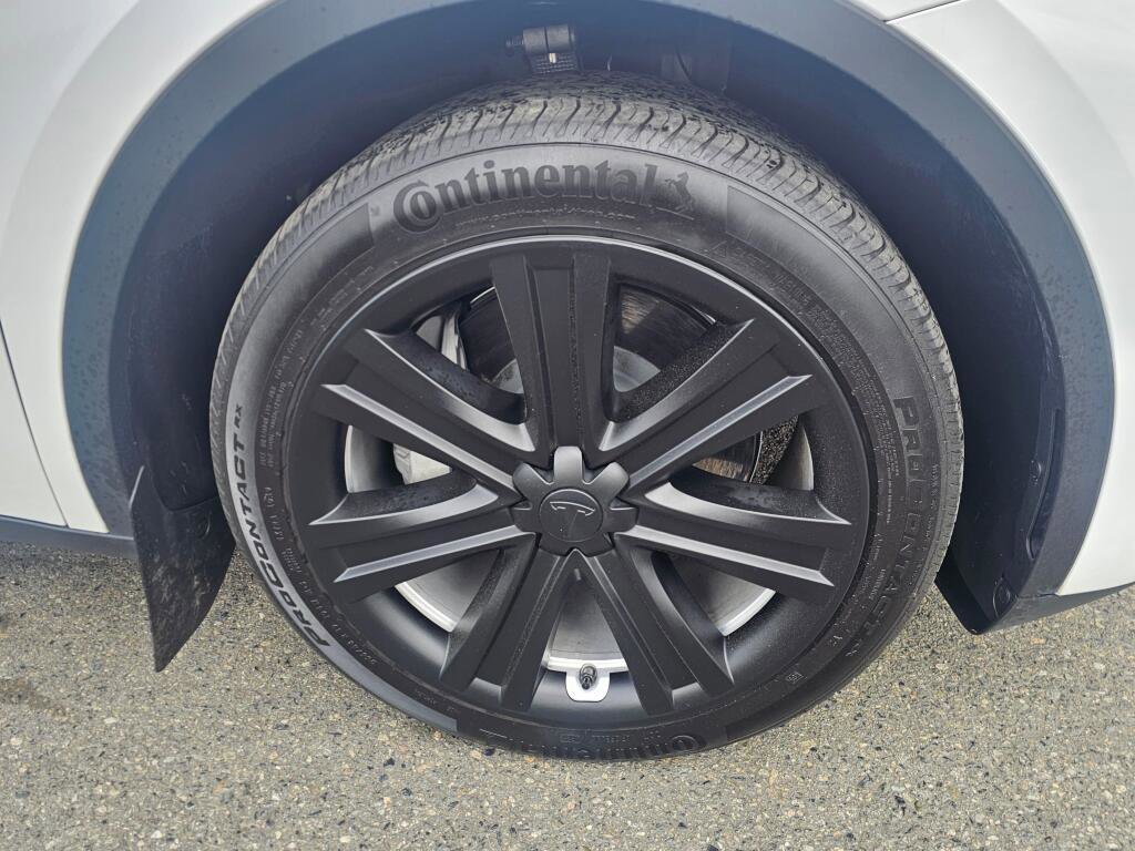 Used 2024 Tesla Model Y Long Range AWD/4WD image 14