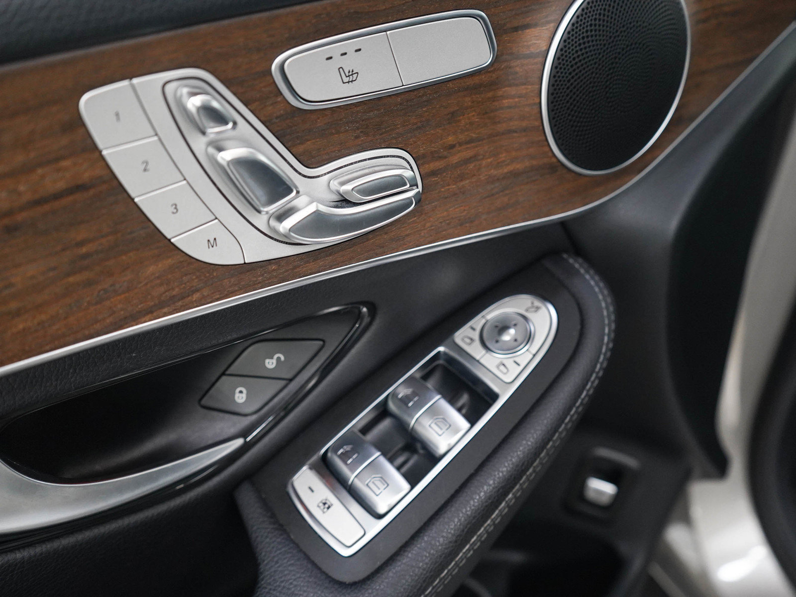 Used 2021 Mercedes-Benz GLC 300 4MATIC image 21